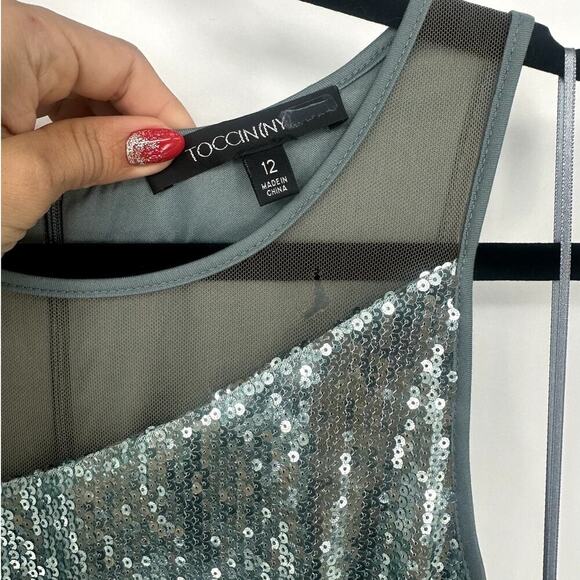 TOCCIN Blue Sequin Cut Out Gown - Picture 4 of 10